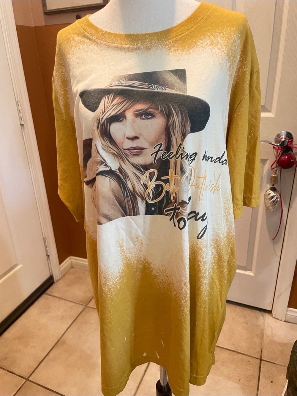 “Beth” Long Yellow&cream Tee/nighty”Feeling kinda Beth Dutton today”